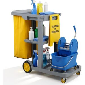 Chariot et outils de ménage